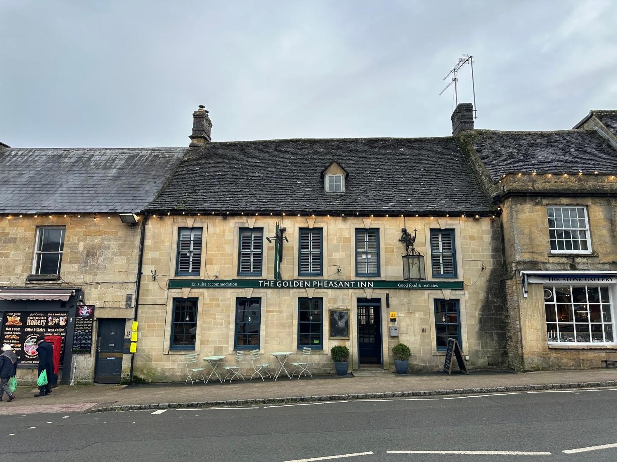 The Golden Pheasant Inn Burford Extérieur photo